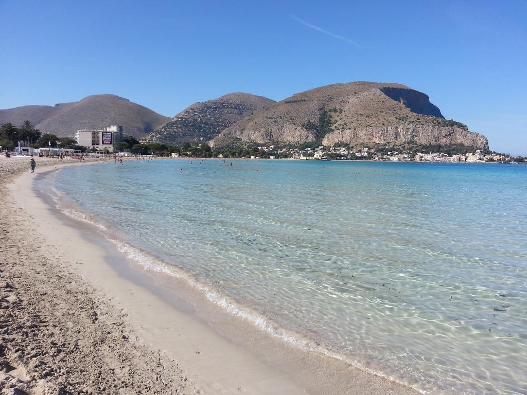 Mondello Suites Feels Like Home מראה חיצוני תמונה