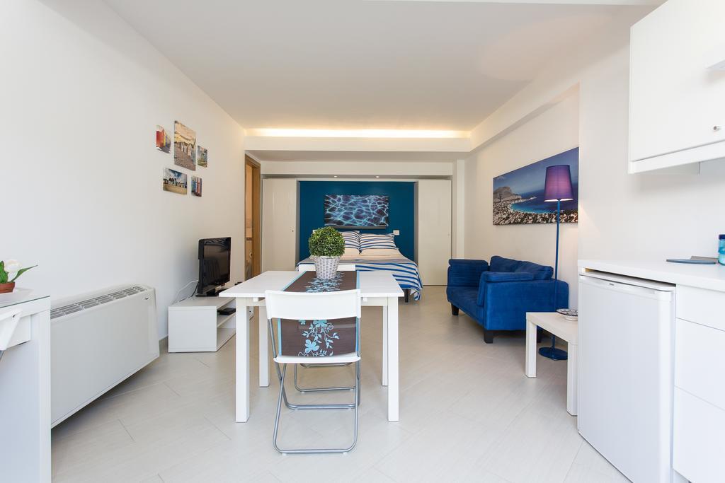 Mondello Suites Feels Like Home מראה חיצוני תמונה