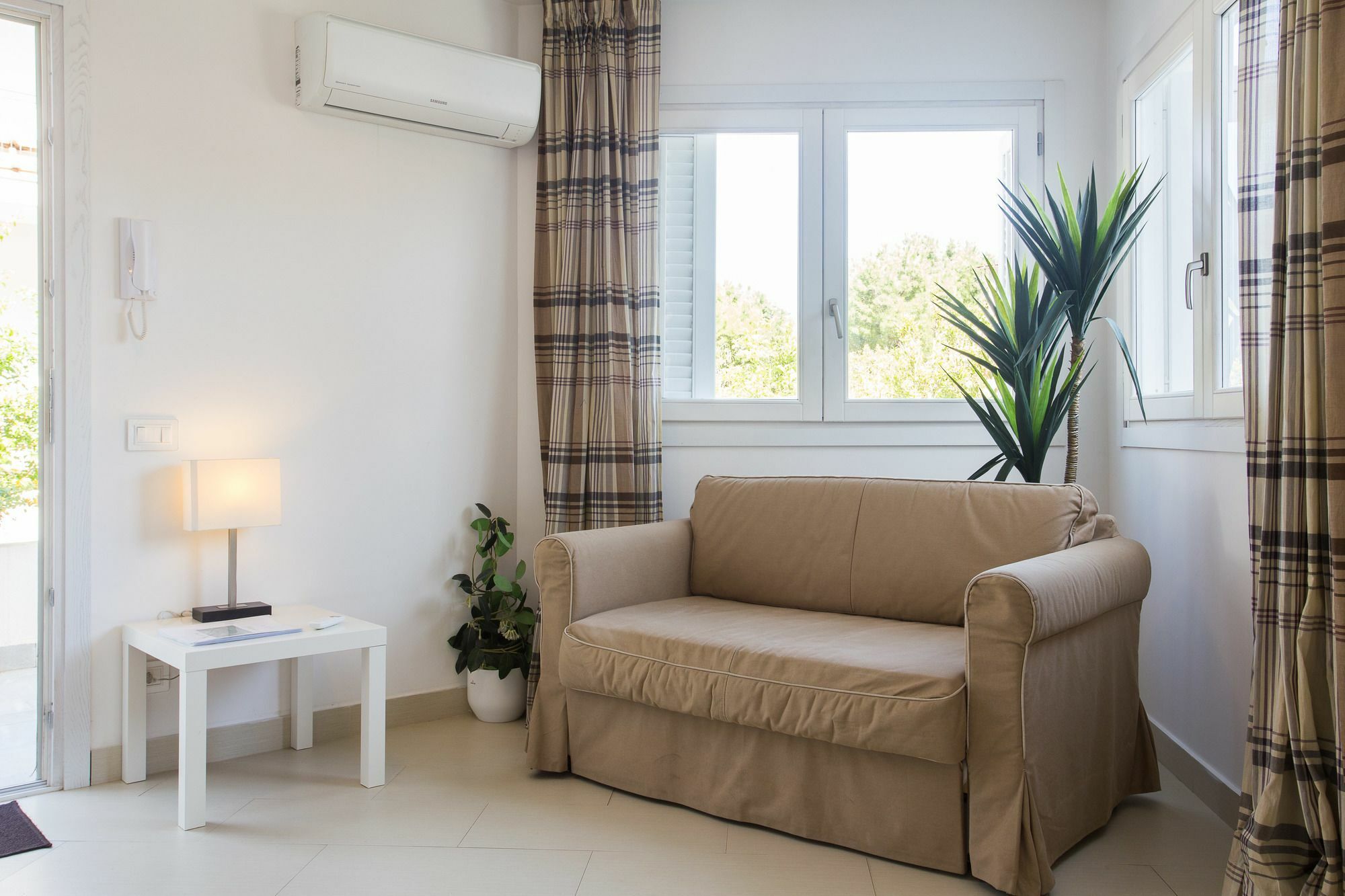 Mondello Suites Feels Like Home מראה חיצוני תמונה